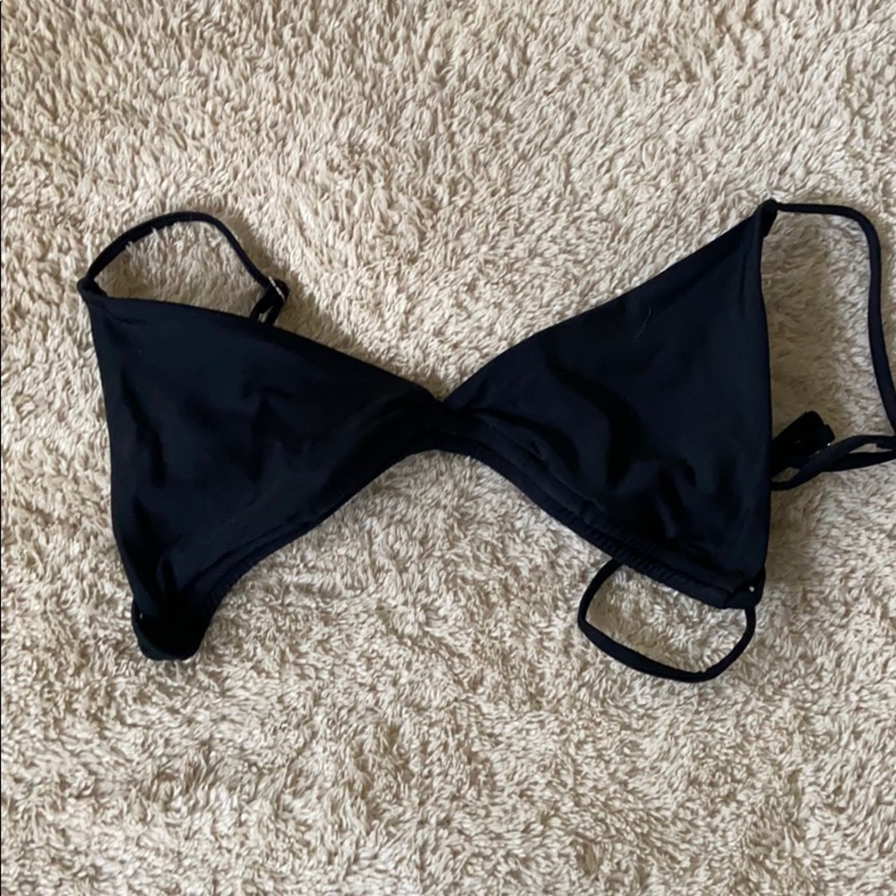 🔴 NWOT ZAFUL black bikini top with clasp back